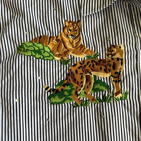 RARE VINTAGE Striped Shirt button down  Tiger Embroidery - Picture 3 of 7